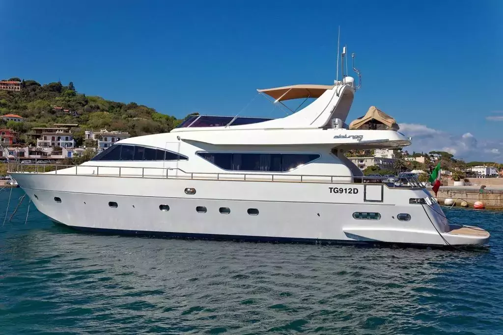 Aqva by Spertini Alalunga - Special Offer for a private Motor Yacht Charter in Naples with a crew