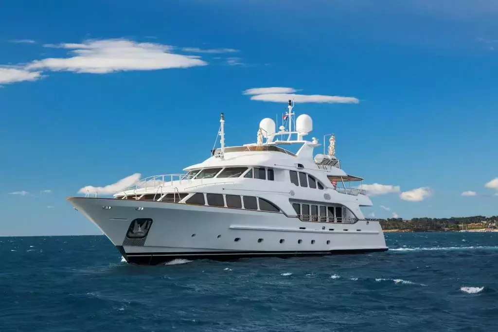 Aura by Benetti - Top rates for a Rental of a private Superyacht in France