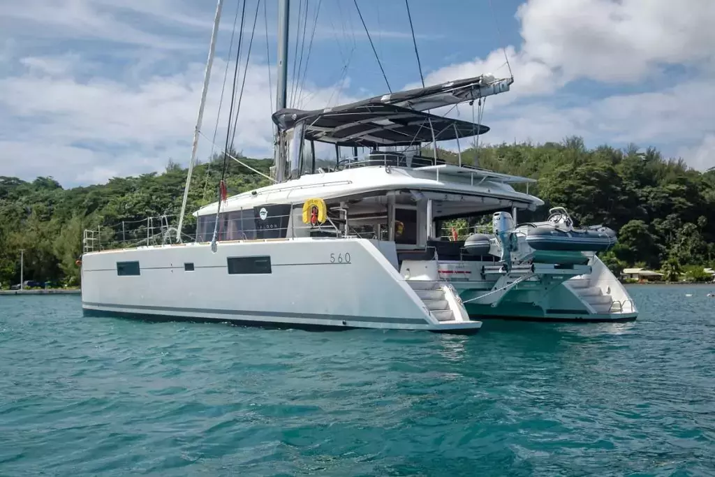 Diva by Lagoon - Top rates for a Rental of a private Sailing Catamaran in French Polynesia