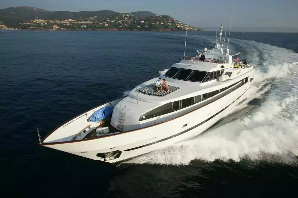 Avella by Azimut - Special Offer for a private Motor Yacht Charter in Beaulieu-sur-Mer with a crew