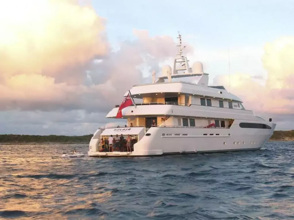 Balaju by Intermarine - Top rates for a Charter of a private Superyacht in Guadeloupe