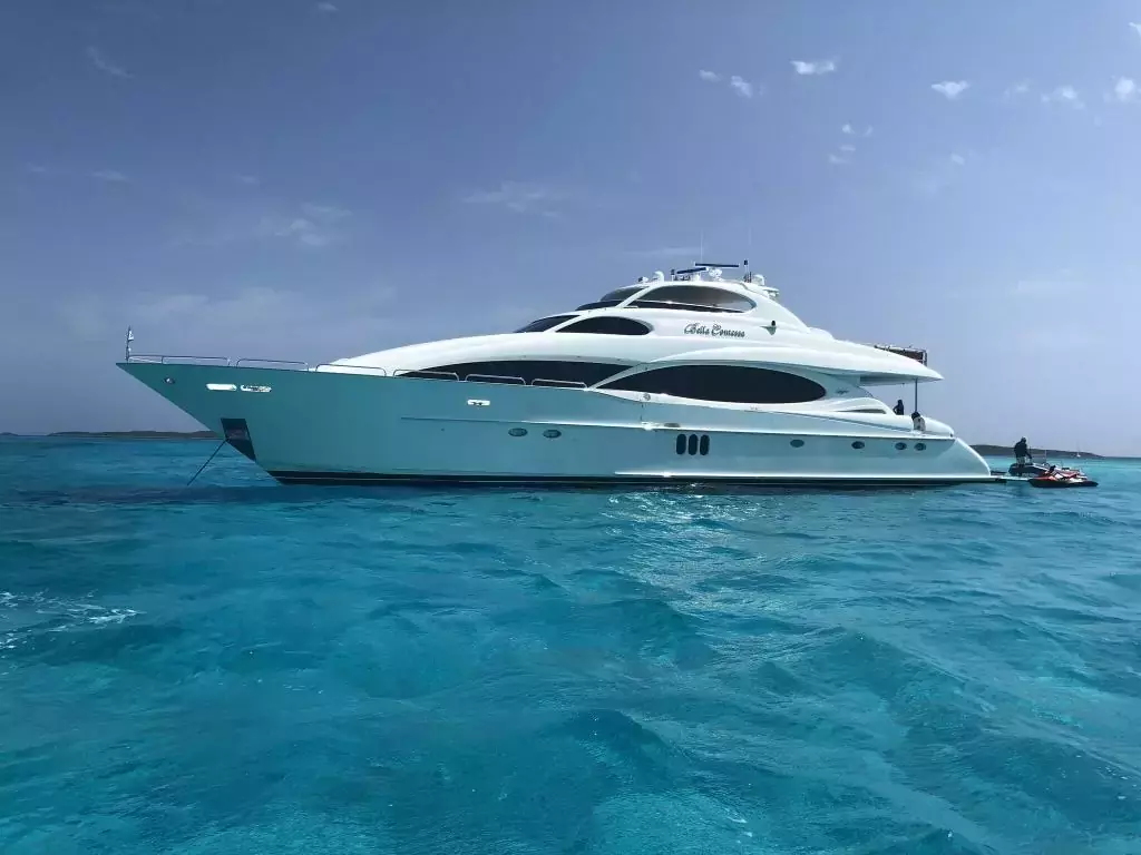 Bella Contessa by Lazzara - Top rates for a Charter of a private Motor Yacht in St Lucia
