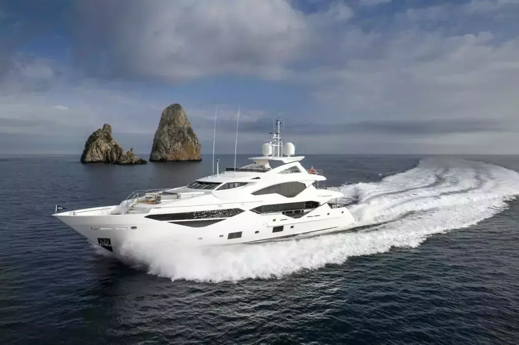 Berco Voyager by Sunseeker - Special Offer for a private Superyacht Charter in Cap DAil with a crew
