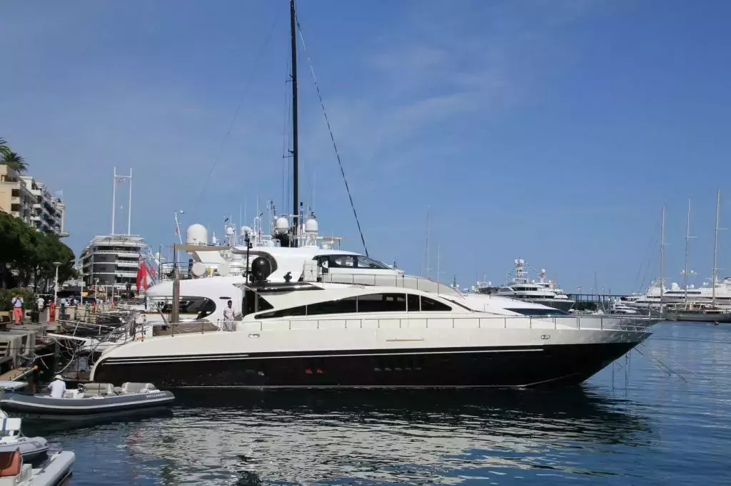 Blooms by Leopard - Special Offer for a private Motor Yacht Charter in Perth with a crew