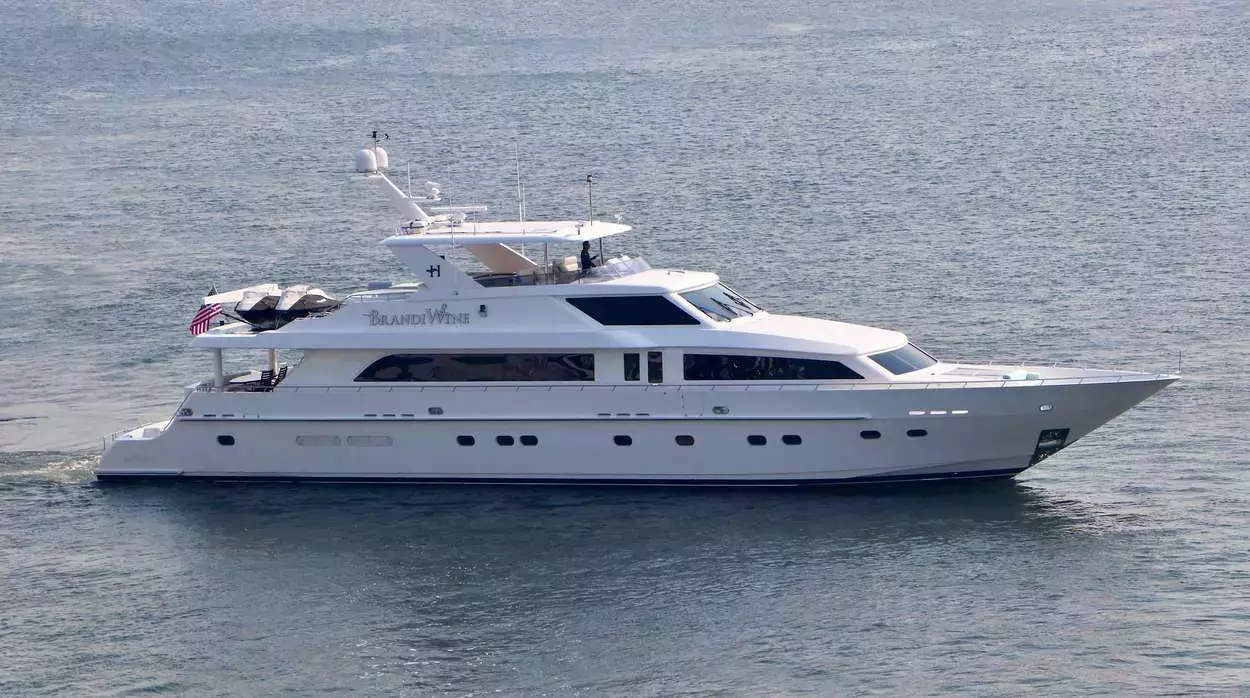 Brandi Wine by Hargrave - Special Offer for a private Motor Yacht Charter in Freeport with a crew