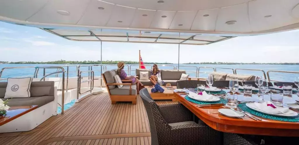 Catching Moments by Benetti - Top rates for a Charter of a private Superyacht in Grenadines