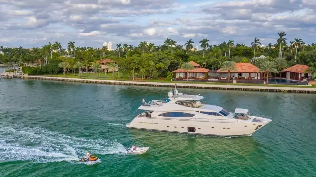 Cinque Mare by Ferretti - Top rates for a Charter of a private Motor Yacht in Martinique