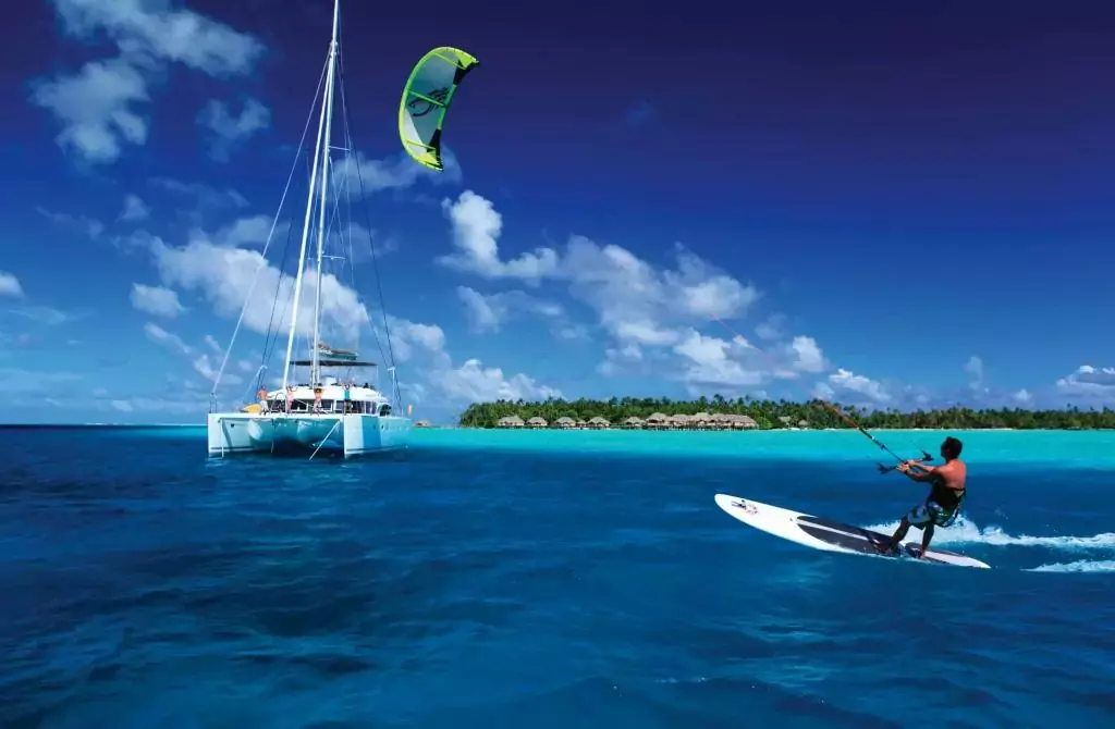 Senso by Lagoon - Top rates for a Charter of a private Sailing Catamaran in French Polynesia