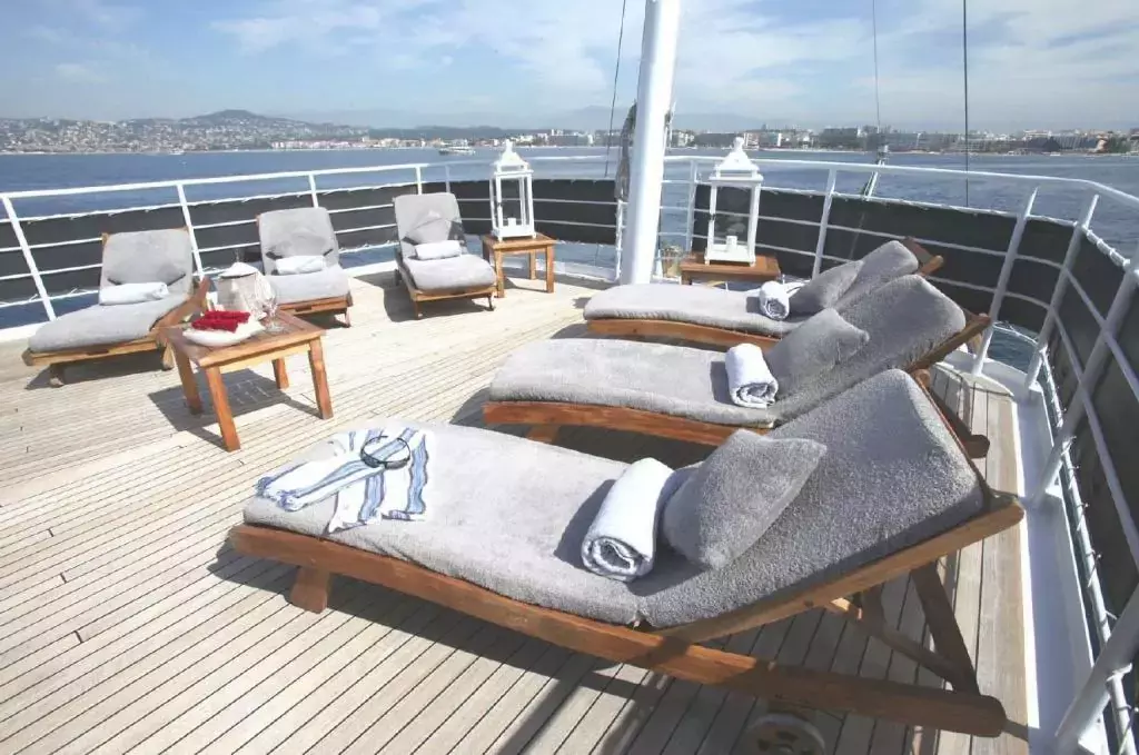 Dionea by C.N. Felszegi - Special Offer for a private Superyacht Charter in Golfe-Juan with a crew