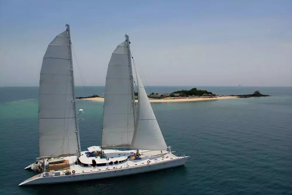 Douce France by Alumarine - Special Offer for a private Sailing Catamaran Rental in Bora Bora with a crew