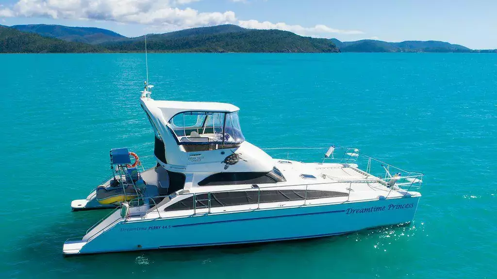 Dreamtime by Perry - Special Offer for a private Sailing Catamaran Rental in Whitsundays with a crew