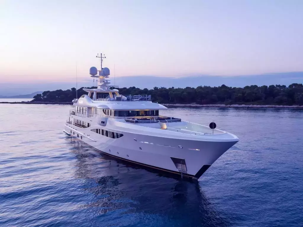 Elixir by Amels - Special Offer for a private Superyacht Rental in Fort-de-France with a crew
