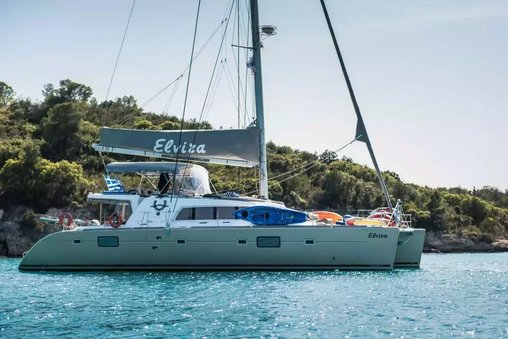 Elvira by Lagoon - Special Offer for a private Sailing Catamaran Rental in Lavrion with a crew