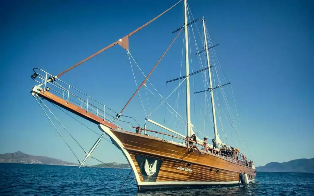 Entre Cielos by Su Marine Yachts - Special Offer for a private Motor Sailer Charter in Sardinia with a crew