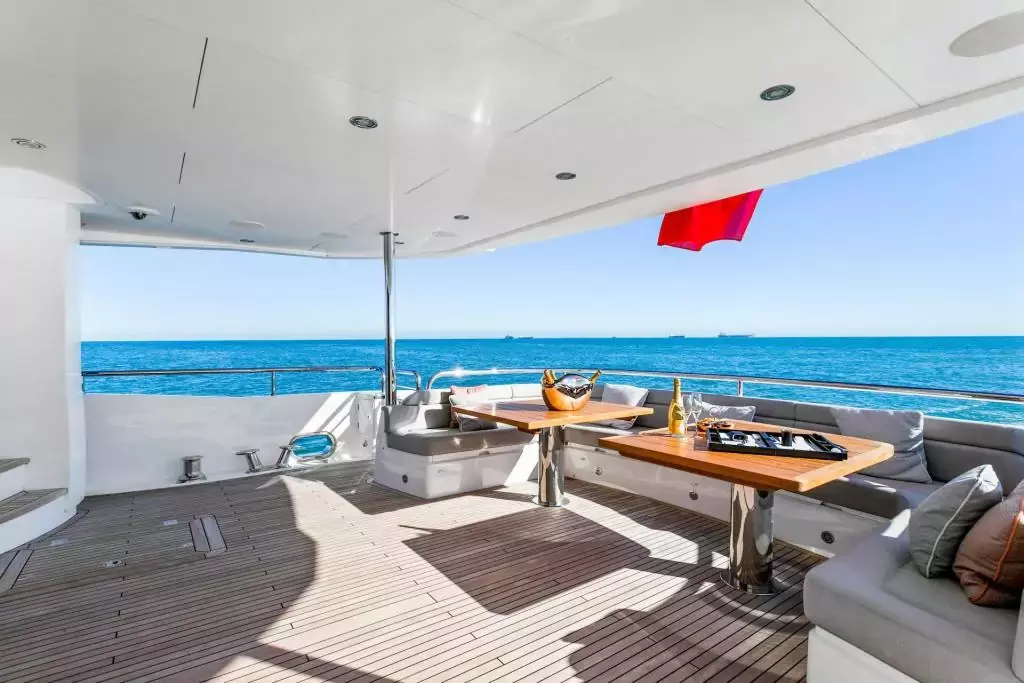 Fratelli by Sunseeker - Special Offer for a private Motor Yacht Charter in Tahiti with a crew