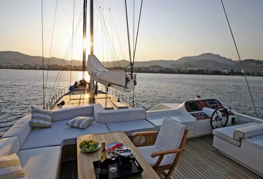Getaway by Mural Yachts - Special Offer for a private Motor Sailer Charter in Mykonos with a crew