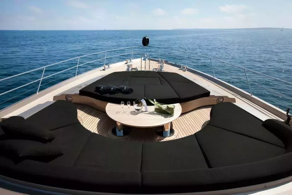 Griffin by Palmer Johnson - Special Offer for a private Superyacht Charter in Golfe-Juan with a crew
