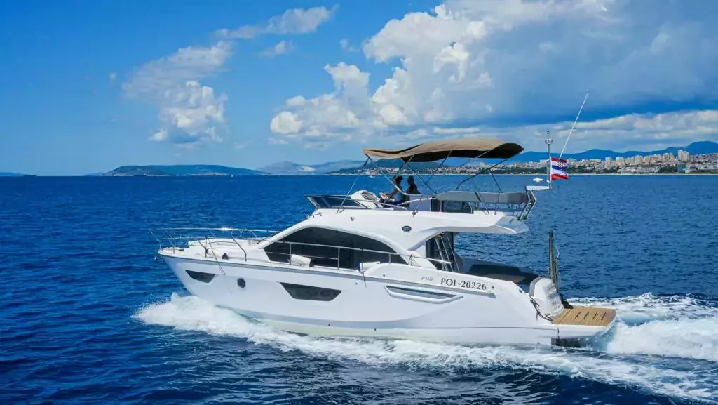 Jupika II by Sessa Marine - Special Offer for a private Power Boat Rental in Split with a crew