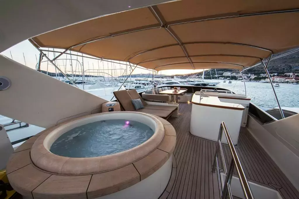 Lady Lona by Amer - Special Offer for a private Motor Yacht Charter in Dubrovnik with a crew