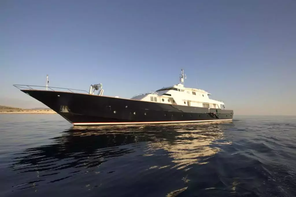 Libra Y by Cantieri di Pisa - Special Offer for a private Superyacht Charter in Crete with a crew