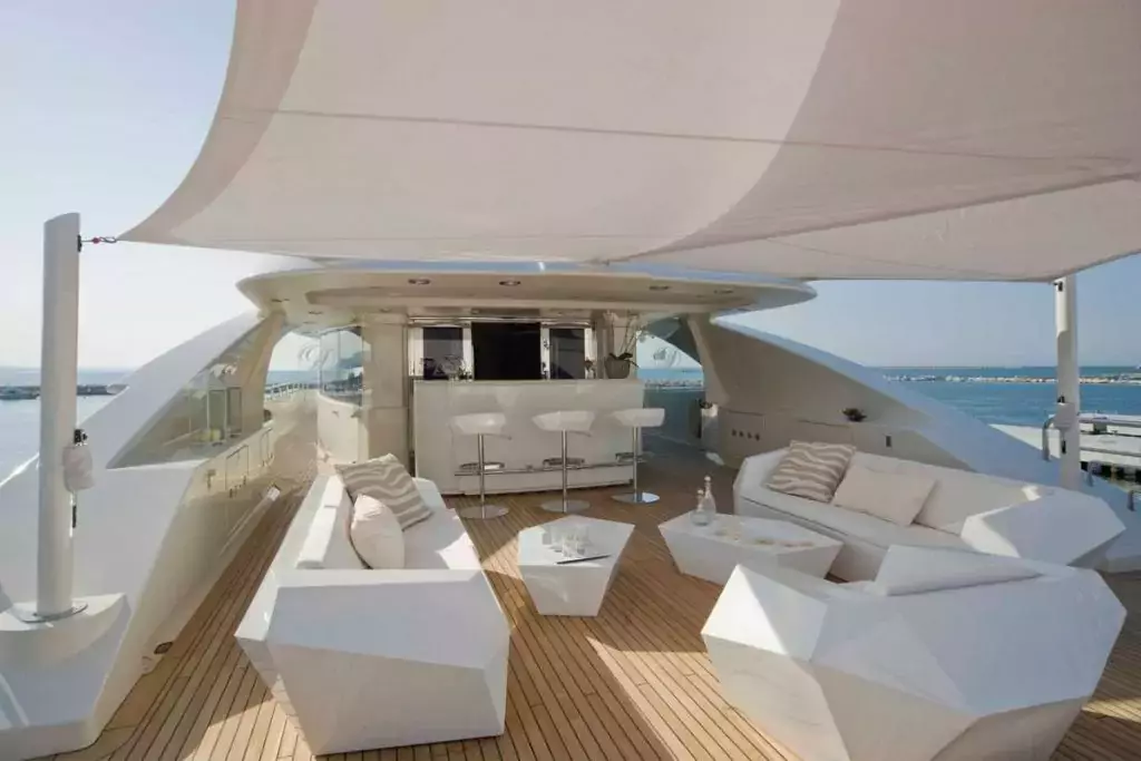 Light Holic by CRN - Special Offer for a private Superyacht Charter in Mallorca with a crew