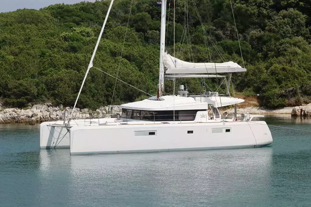 Lotus by Lagoon - Top rates for a Rental of a private Sailing Catamaran in Martinique
