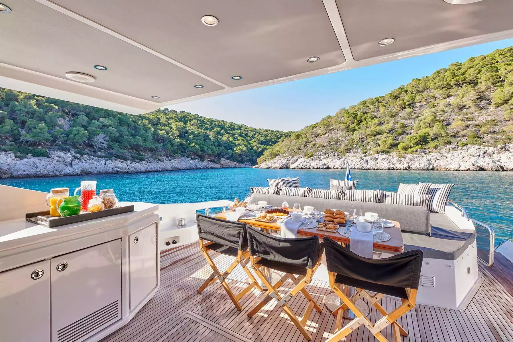 Makani by Azimut - Special Offer for a private Motor Yacht Charter in Sifnos with a crew