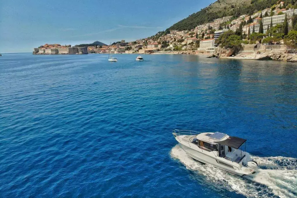 Merry Fisher by Jeanneau - Special Offer for a private Power Boat Rental in Split with a crew