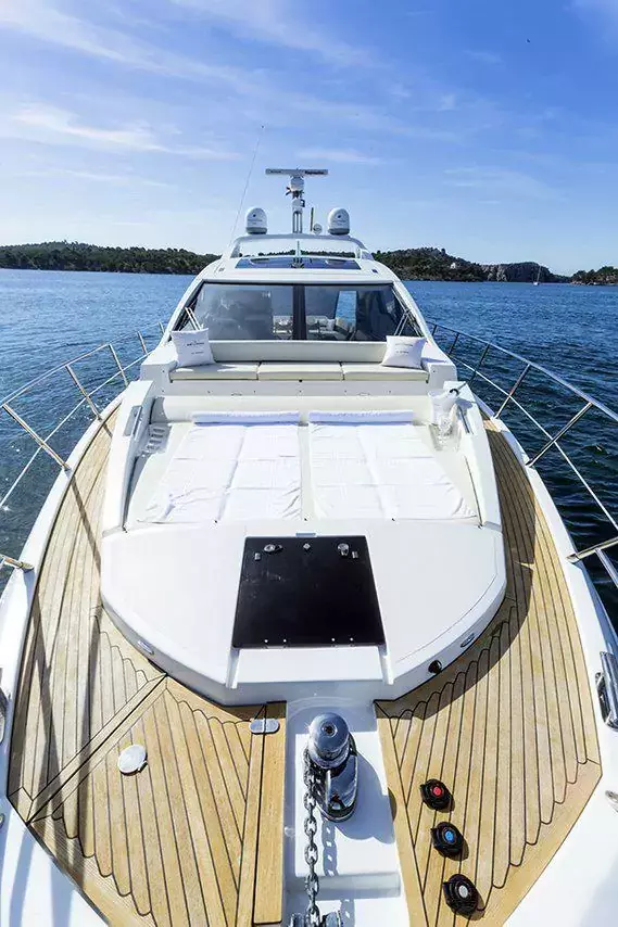 Mini Too by Azimut - Special Offer for a private Motor Yacht Charter in Hvar with a crew