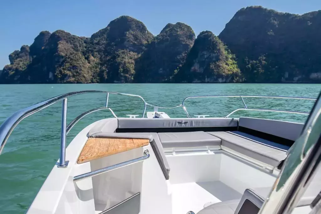 Nauti One by Beneteau - Special Offer for a private Power Boat Rental in Koh Samui with a crew
