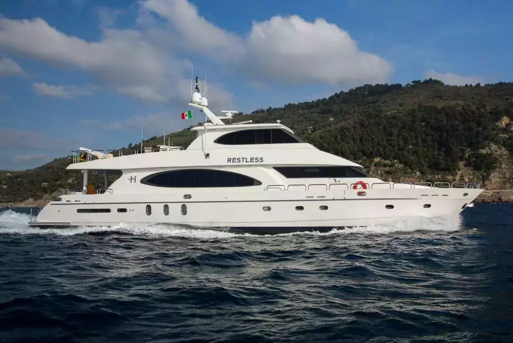 Ossum Dream by Hargrave - Special Offer for a private Motor Yacht Charter in Gustavia with a crew