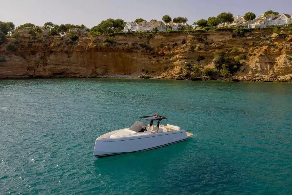 Pardo by Pardo - Special Offer for a private Power Boat Charter in Mykonos with a crew