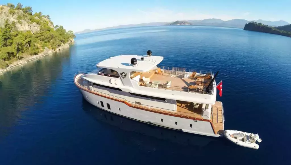Simay F by Es Yachts - Special Offer for a private Motor Yacht Charter in Lefkada with a crew