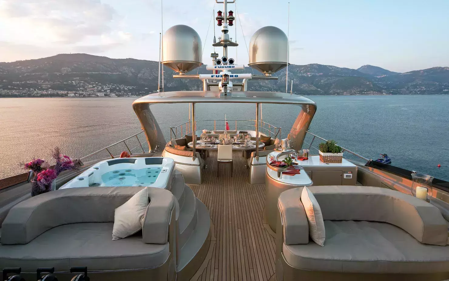 Soiree by ISA - Top rates for a Rental of a private Superyacht in Italy