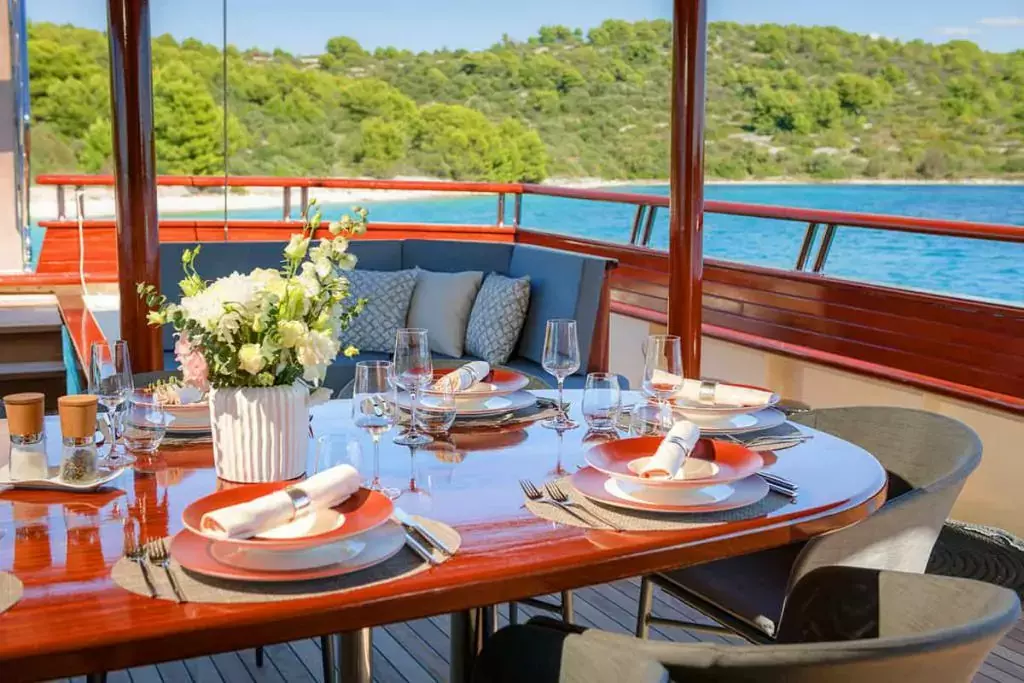 Son De Mar by Turkish Gulet - Top rates for a Charter of a private Motor Sailer in Croatia