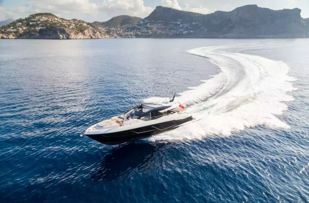 Strategic Dreams by Sunseeker - Special Offer for a private Motor Yacht Charter in Tortola with a crew