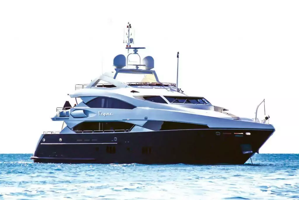 Vegas by Sunseeker - Special Offer for a private Superyacht Charter in Viseisei with a crew