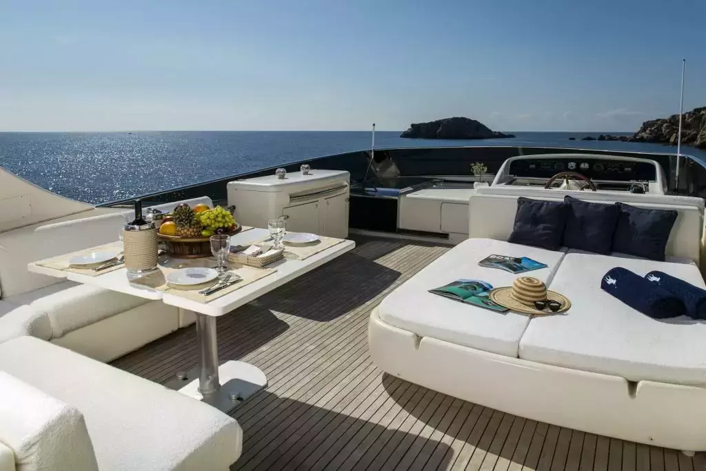 Vyno by Canados - Special Offer for a private Motor Yacht Charter in Sifnos with a crew