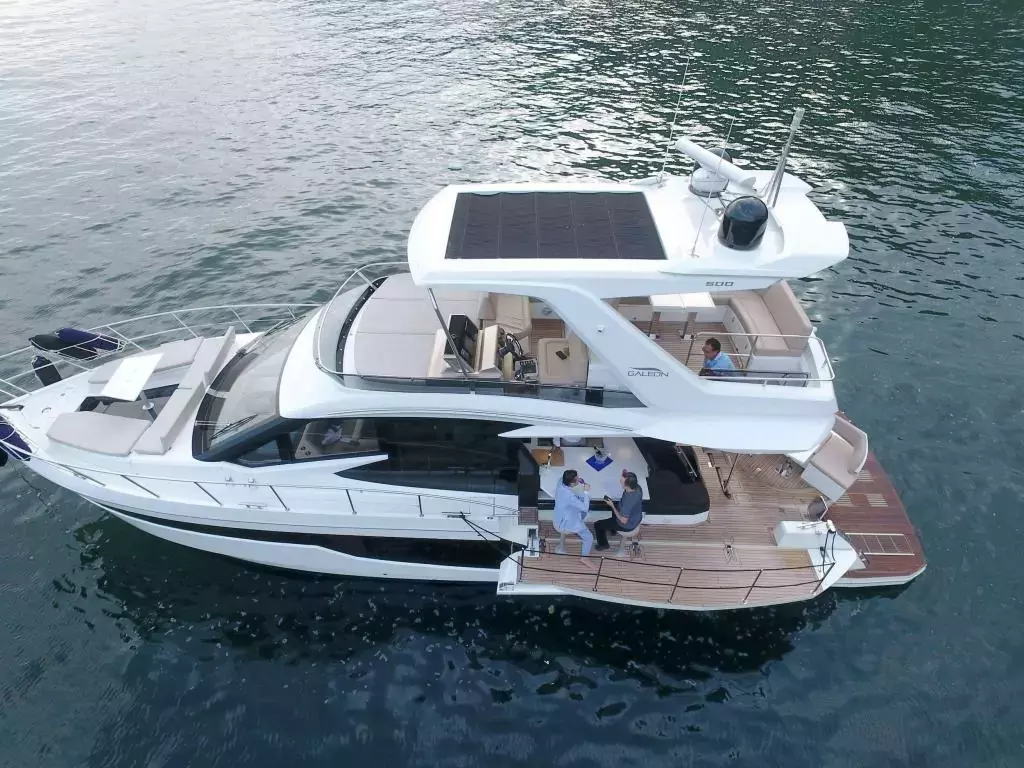 Fly 500 by Galeon - Special Offer for a private Motor Yacht Charter in Aberdeen with a crew