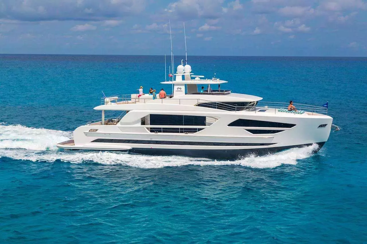 Midnight Moon by Horizon - Special Offer for a private Motor Yacht Charter in Exuma with a crew