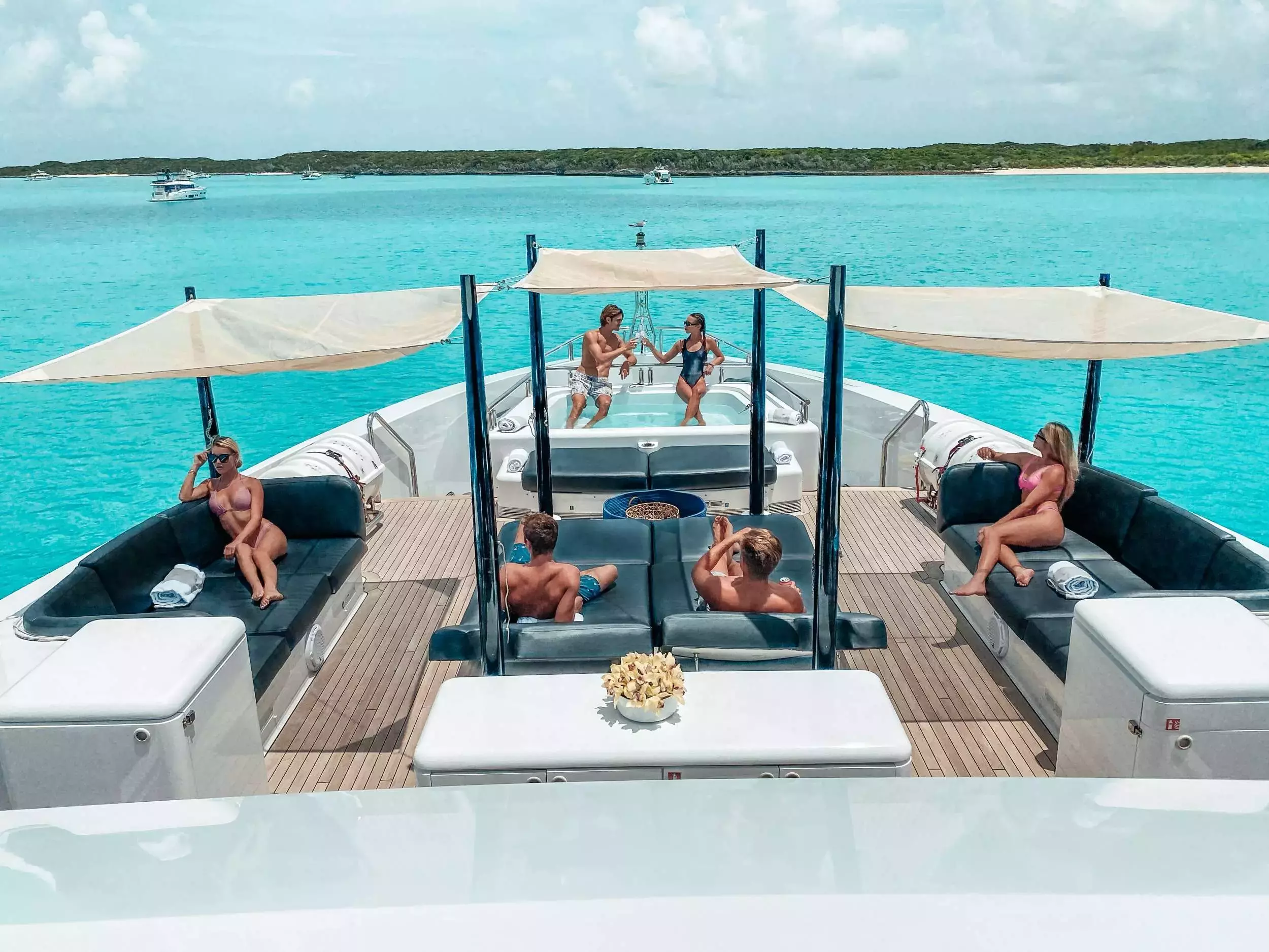 Oculus by Oceanfast - Special Offer for a private Superyacht Rental in Abacos with a crew
