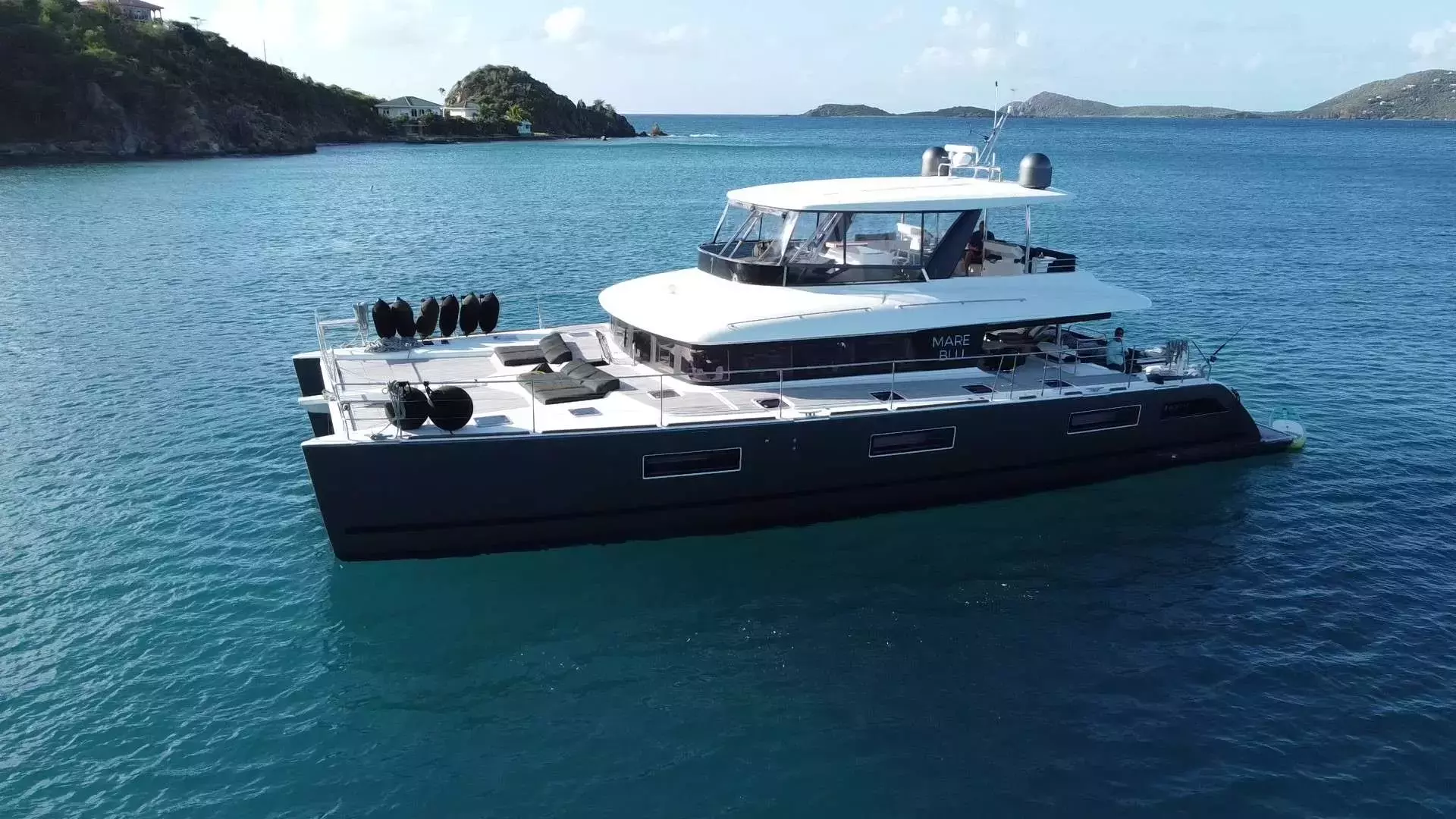Mare Blu by Lagoon - Special Offer for a private Power Catamaran Rental in Tortola with a crew