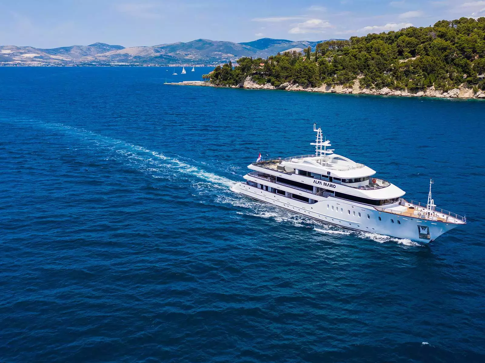 Alfa Mario by Custom Made - Special Offer for a private Motor Yacht Charter in Dubrovnik with a crew