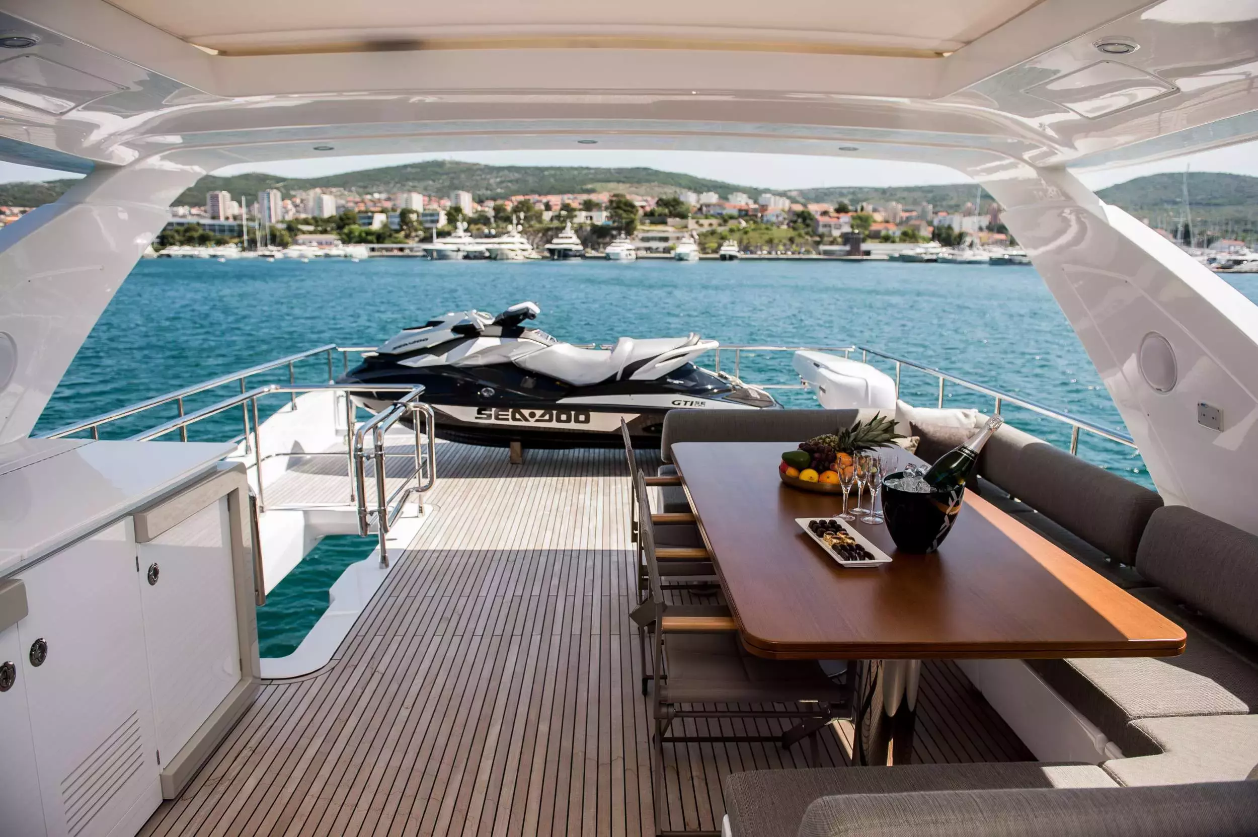 Alyss by Azimut - Top rates for a Charter of a private Motor Yacht in Croatia