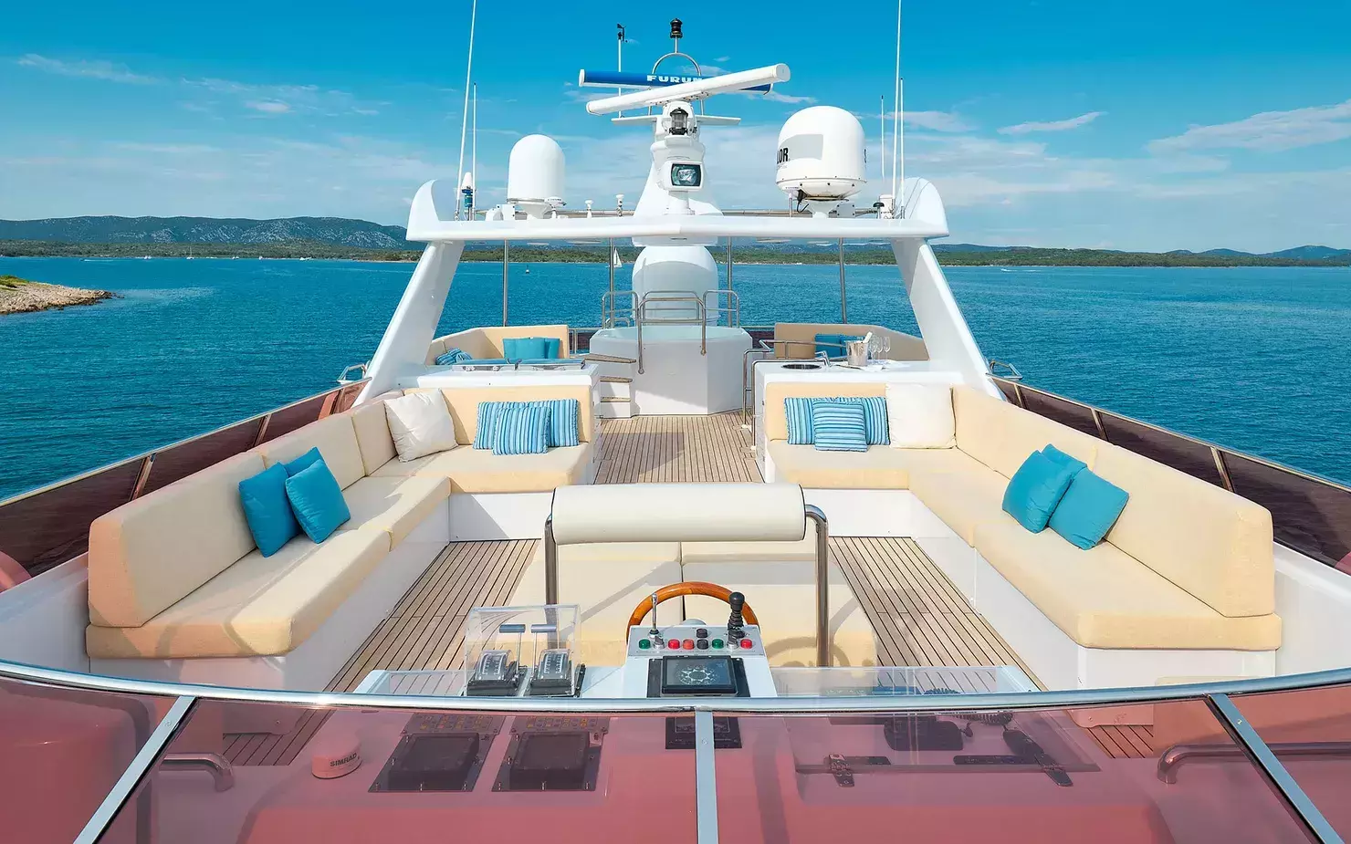 Ladyship by Heesen - Special Offer for a private Superyacht Charter in Perast with a crew