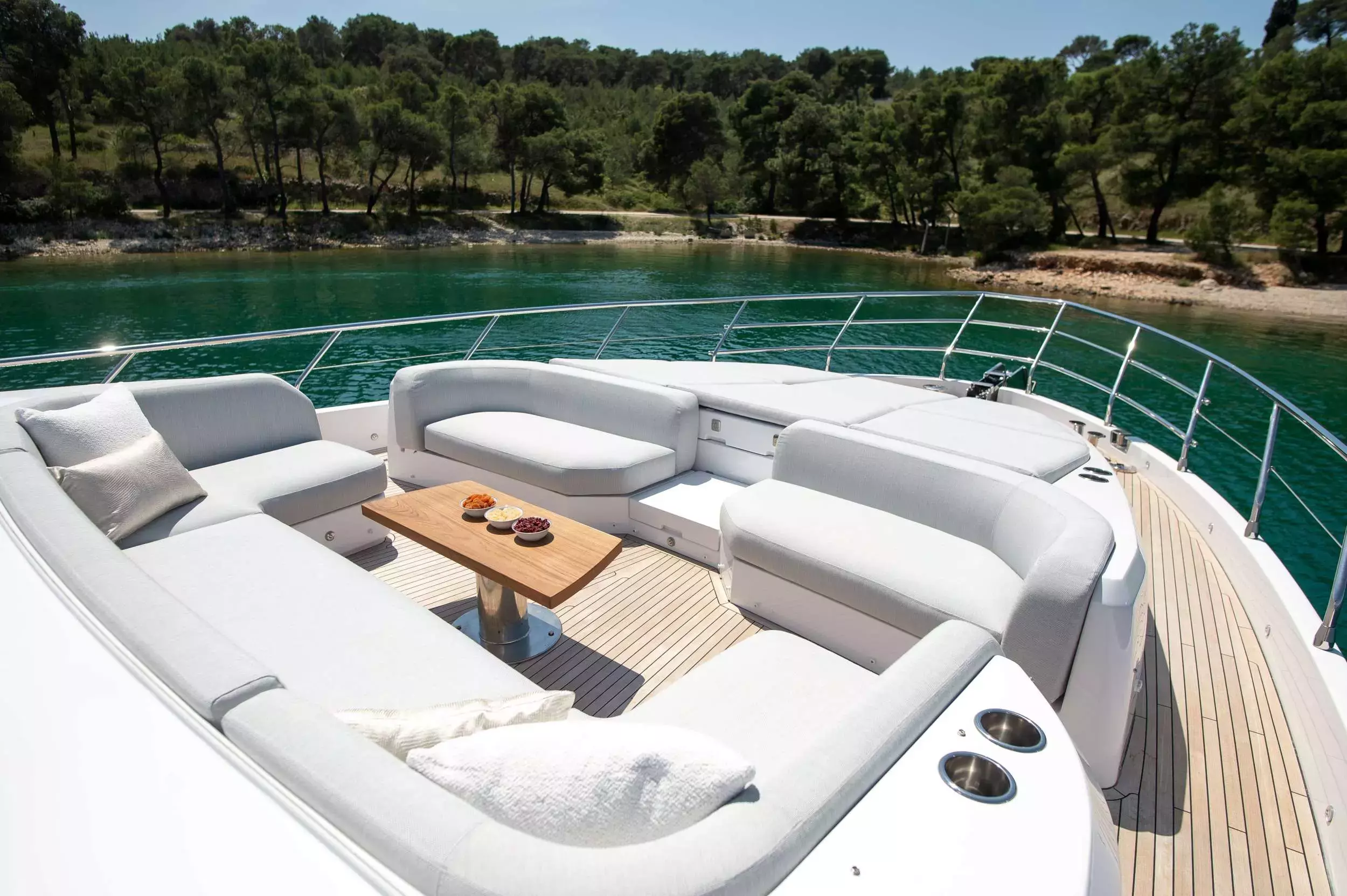 Prewi by Azimut - Special Offer for a private Motor Yacht Charter in Rogoznica with a crew