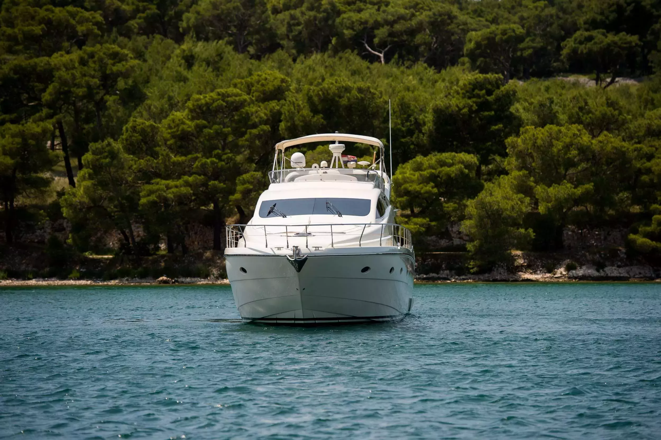 Senza Parola by Aicon - Special Offer for a private Motor Yacht Charter in Split with a crew