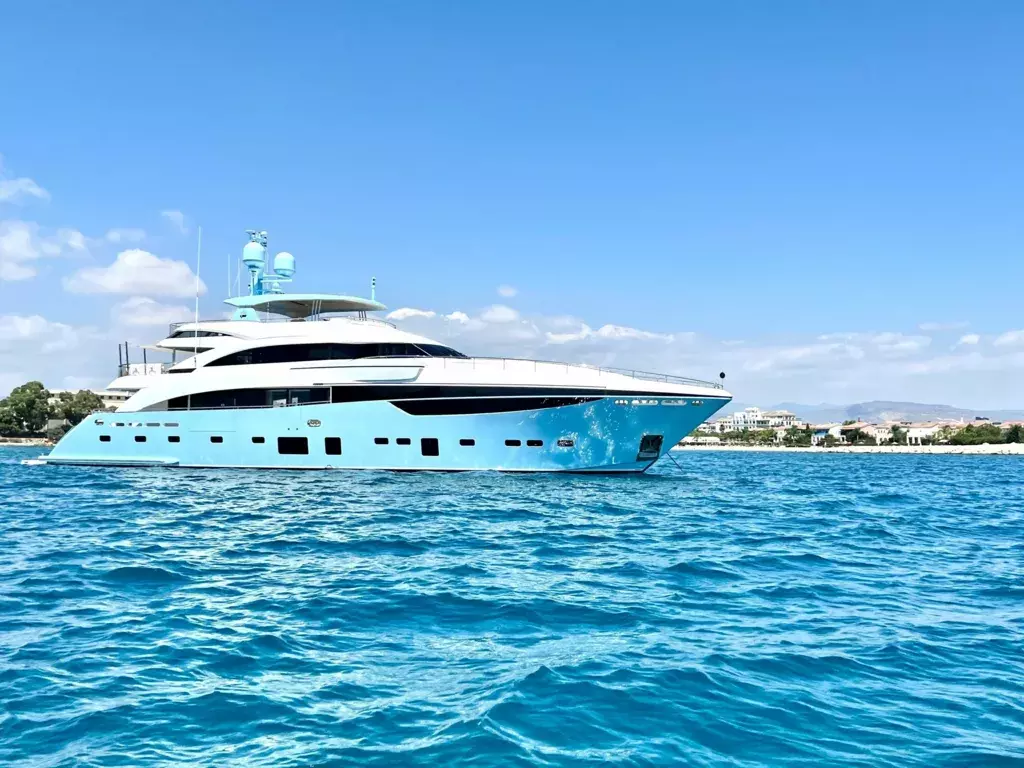 Le Verseau by Princess - Special Offer for a private Superyacht Charter in Istanbul with a crew