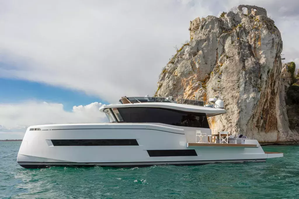 Amelie III by Pardo - Special Offer for a private Motor Yacht Charter in Sardinia with a crew