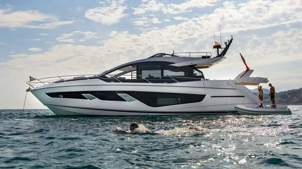 Five II by Sunseeker - Special Offer for a private Motor Yacht Charter in Cap DAil with a crew